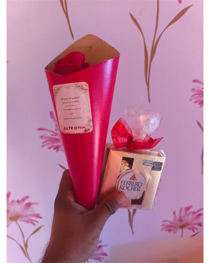 Cone Ferrero Presente Charmoso